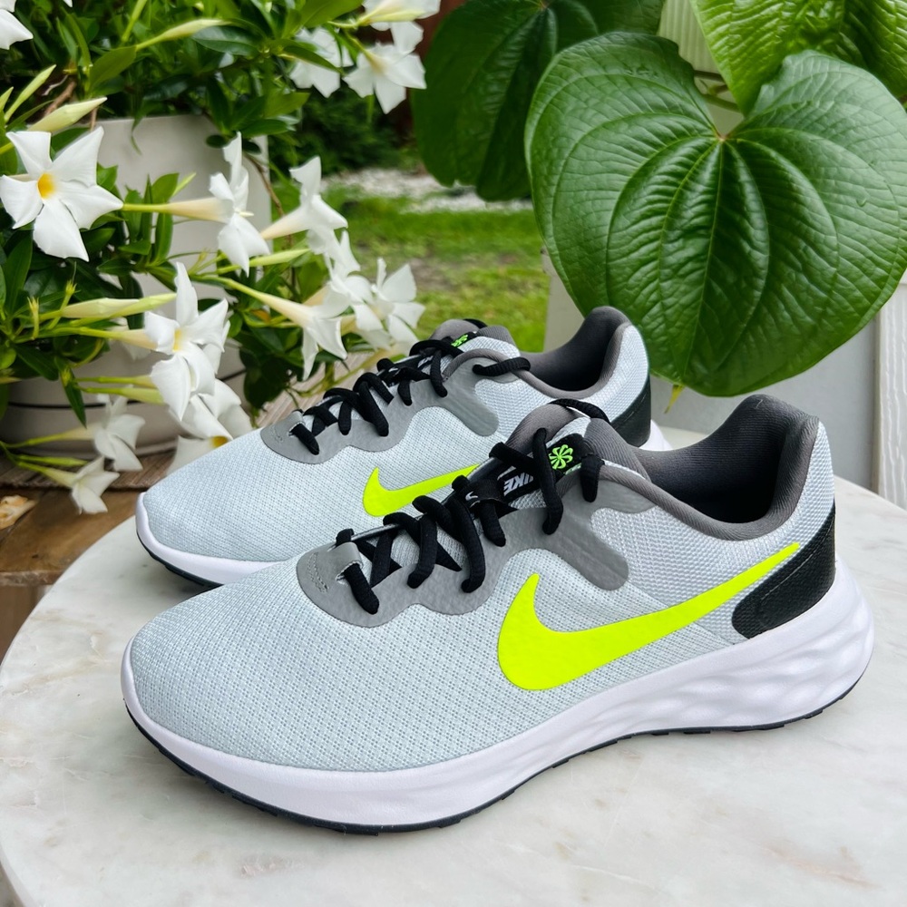 🟢⚪️Nike Great Day⚪️🟢New